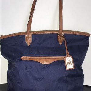 Ralph Lauren Navy bag. This bag is new .